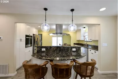 395 NE 10th St, Hermiston, OR 97838 - Photo 4