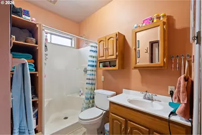 116 Cedar Ave, Tillamook, OR 97141 - Photo 18