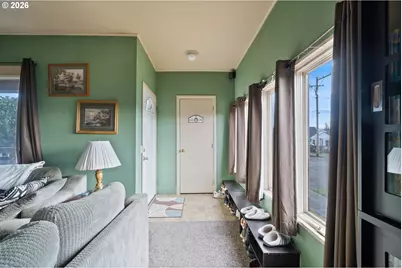 116 Cedar Ave, Tillamook, OR 97141 - Photo 4