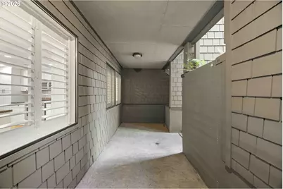 5630 S Riverside Ln #16, Portland, OR 97239 - Photo 6