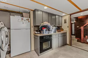 909 Center St, Oregon City, OR 97045 - Photo 34