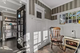 909 Center St, Oregon City, OR 97045 - Photo 4