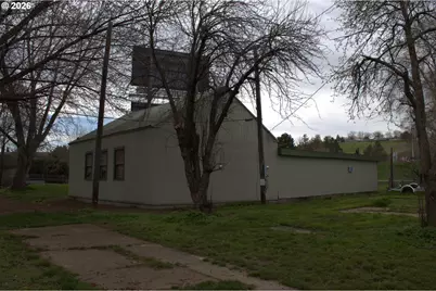 316 SW 22nd St, Pendleton, OR 97801 - Photo 2