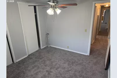 13045 SE Stark St, Portland, OR 97233 - Photo 10