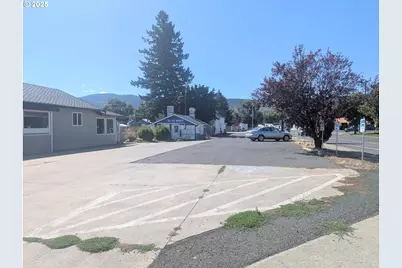 203 Willow St, La Grande, OR 97850 - Photo 4