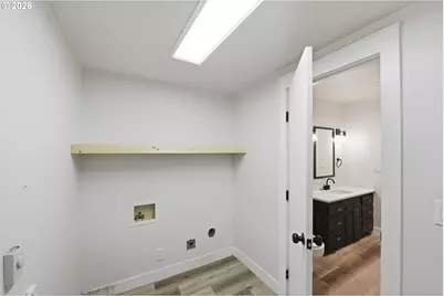 546 W Fir Ave, Coos Bay, OR 97420 - Photo 28