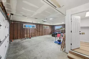 546 W Fir Ave, Coos Bay, OR 97420 - Photo 30