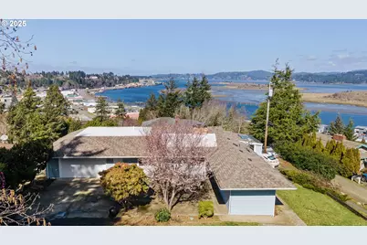 546 W Fir Ave, Coos Bay, OR 97420 - Photo 1