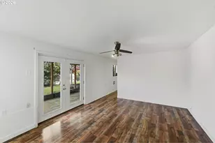 546 W Fir Ave, Coos Bay, OR 97420 - Photo 36