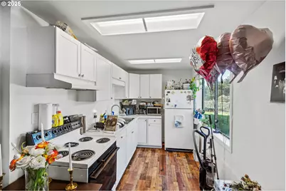 546 W Fir Ave, Coos Bay, OR 97420 - Photo 36