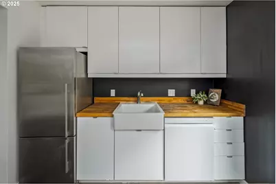 6318 NE Prescott St, Portland, OR 97218 - Photo 10