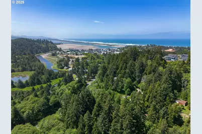 579 S Schooner Creek Rd, Lincoln City, OR 97367 - Photo 4