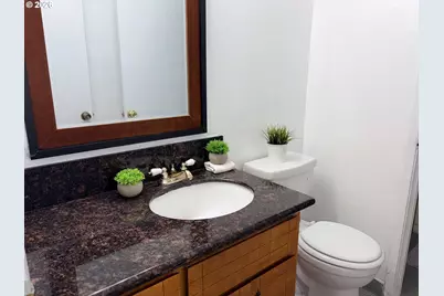 14339 SE Alder Ct, Portland, OR 97233 - Photo 10
