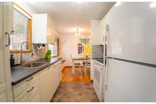 2112 SE 148th Pl, Portland, OR 97233 - Photo 8
