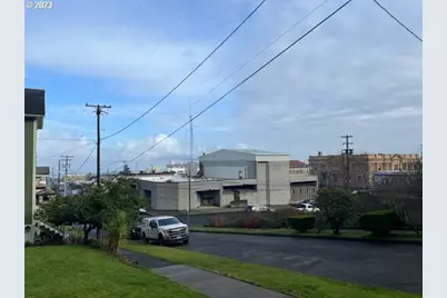 451 6th St, Astoria, OR 97103 - Photo 4