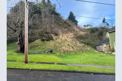 451 6th St, Astoria, OR 97103 - Photo 2