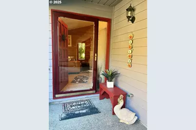 10 Mountain Cir, Lake Oswego, OR 97035 - Photo 2