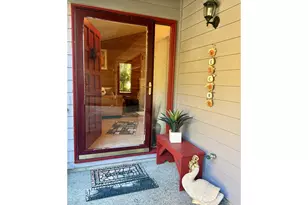 10 Mountain Cir, Lake Oswego, OR 97035 - Photo 2