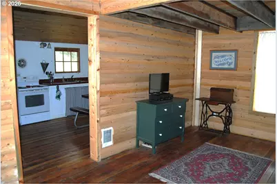 682 Cracker St, Sumpter, OR 97877 - Photo 8