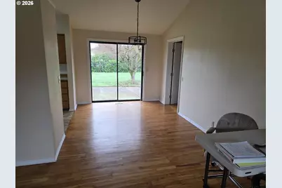 557 S 44th St, Springfield, OR 97478 - Photo 4