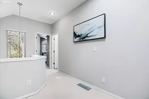 2438 NW Thurman St, Portland, OR 97210 - Photo 22