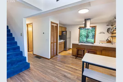 7705 S Fulton Park Pl, Portland, OR 97219 - Photo 10