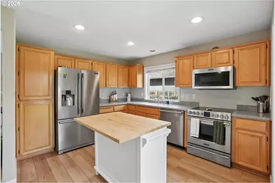 358 SE 69th Ave, Hillsboro, OR 97123 - Photo 16