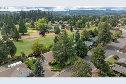 1843 NW Saint Andrews Dr, McMinnville, OR 97128 - Photo 6