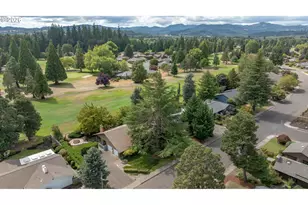 1843 NW St Andrews Dr, McMinnville, OR 97128 - Photo 6