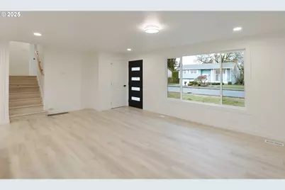 12903 NE Stanton St, Portland, OR 97230 - Photo 10