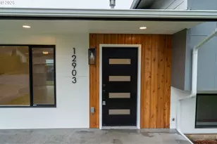 12903 NE Stanton St, Portland, OR 97230 - Photo 2