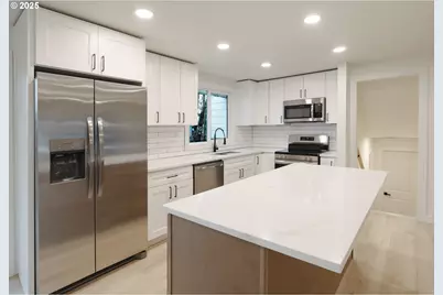 12903 NE Stanton St, Portland, OR 97230 - Photo 8