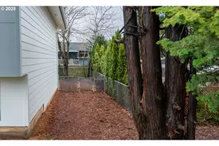 12903 NE Stanton St, Portland, OR 97230 - Photo 28