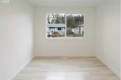 12903 NE Stanton St, Portland, OR 97230 - Photo 16