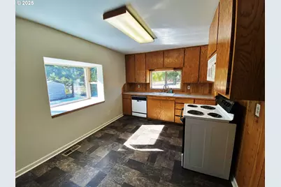 379 Mill St, Sumpter, OR 97877 - Photo 12