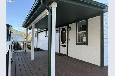 427 Date St, Drain, OR 97435 - Photo 10