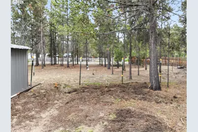 16076 Blackfeather Ln, La Pine, OR 97739 - Photo 6