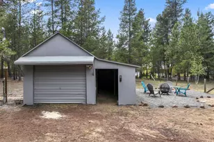 16076 Blackfeather Ln, La Pine, OR 97739 - Photo 4