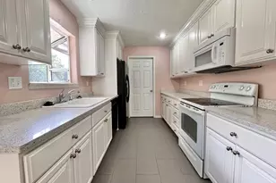 15550 SE Millmain Dr, Portland, OR 97233 - Photo 6
