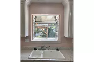 15550 SE Millmain Dr, Portland, OR 97233 - Photo 8