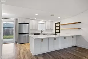 3380 Honeywood St, Eugene, OR 97408 - Photo 12