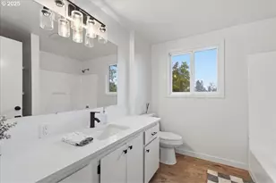 211 NE 28th Ave, Hillsboro, OR 97124 - Photo 16