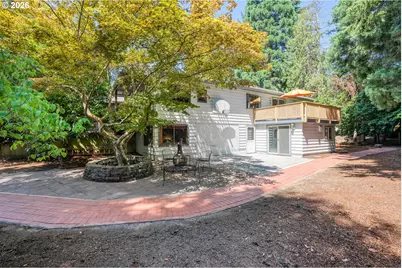 8000 SW Wareham Cir, Portland, OR 97223 - Photo 2