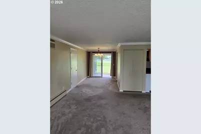 2215 Country Club Ter, Woodburn, OR 97071 - Photo 4