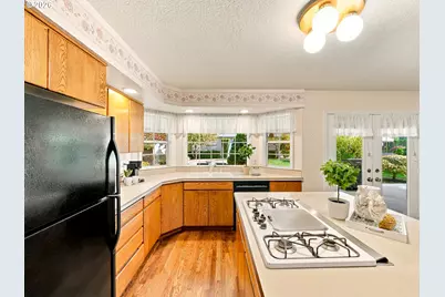 830 NE 157th Ave, Portland, OR 97230 - Photo 12
