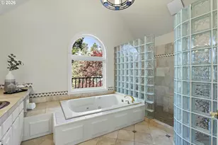 18370 River Edge Ln, Lake Oswego, OR 97034 - Photo 26