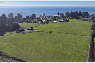 15717 Goshen Ln, Brookings, OR 97415 - Photo 1