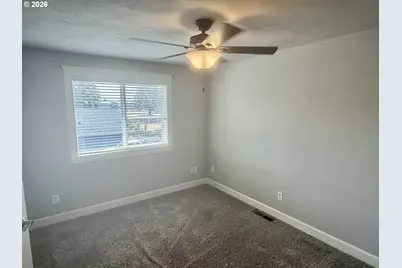 1126 W 6th Ave, Junction City, OR 97448 - Photo 38