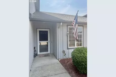 1126 W 6th Ave, Junction City, OR 97448 - Photo 6