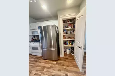 1126 W 6th Ave, Junction City, OR 97448 - Photo 10